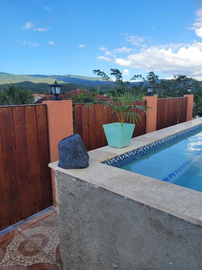 Royal Vybez Vacation Homes Spanish Town ภายนอก รูปภาพ