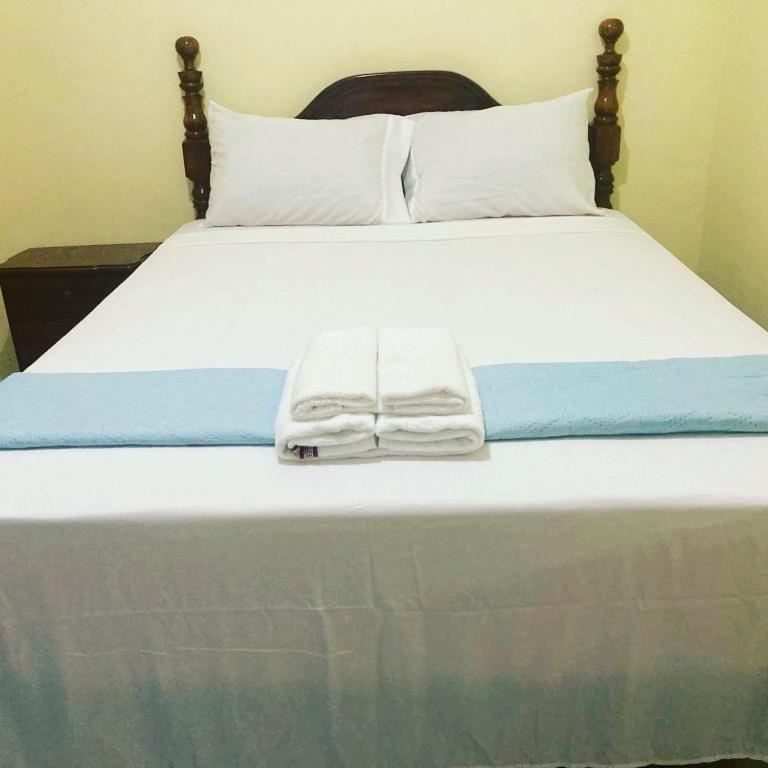 Royal Vybez Vacation Homes Spanish Town ภายนอก รูปภาพ