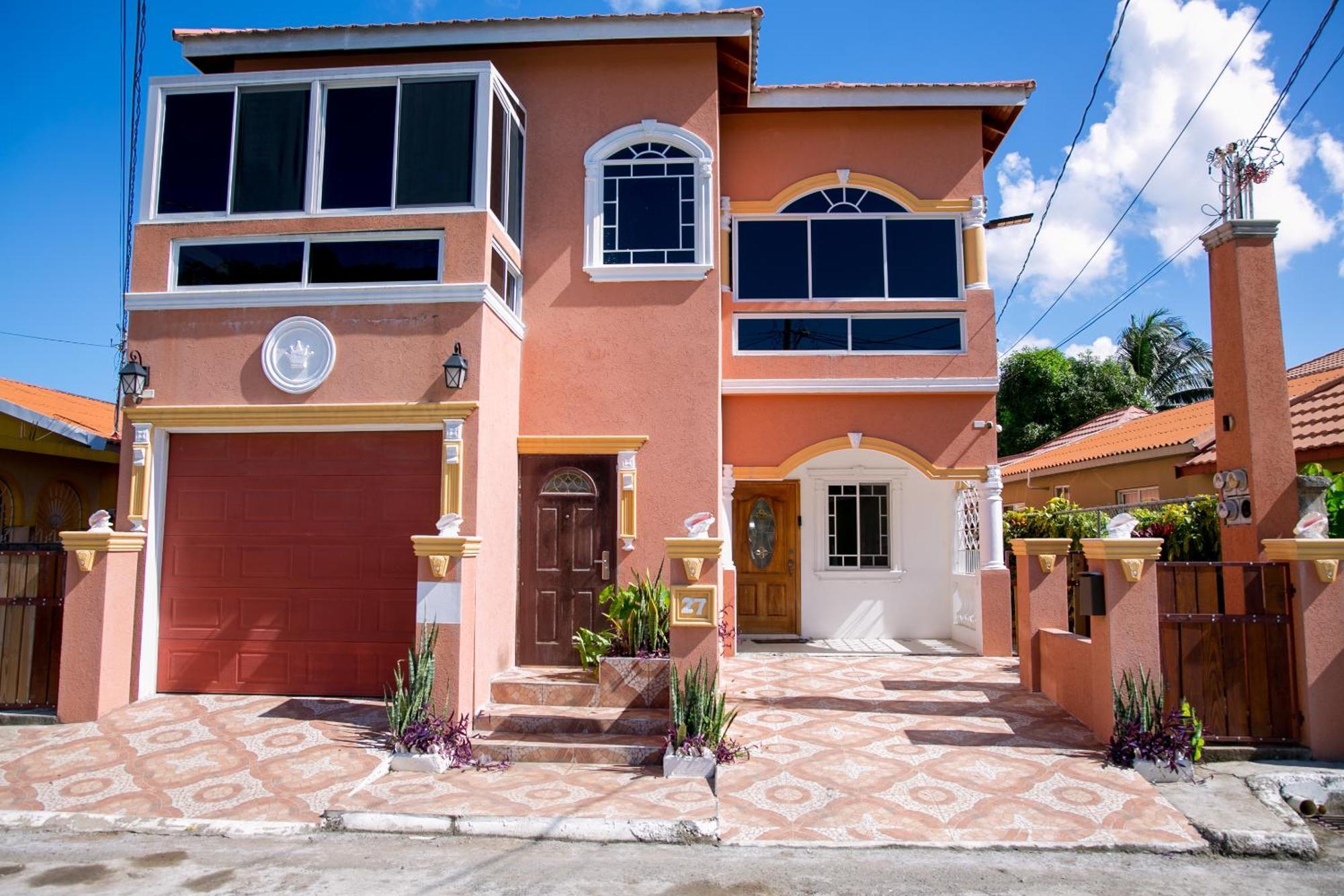 Royal Vybez Vacation Homes Spanish Town ภายนอก รูปภาพ
